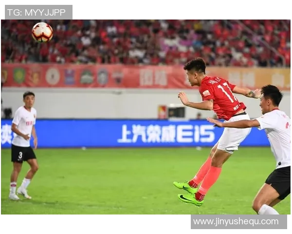 第26轮恒大与深圳佳兆业激战正酣球迷期待精彩对决与胜利时刻