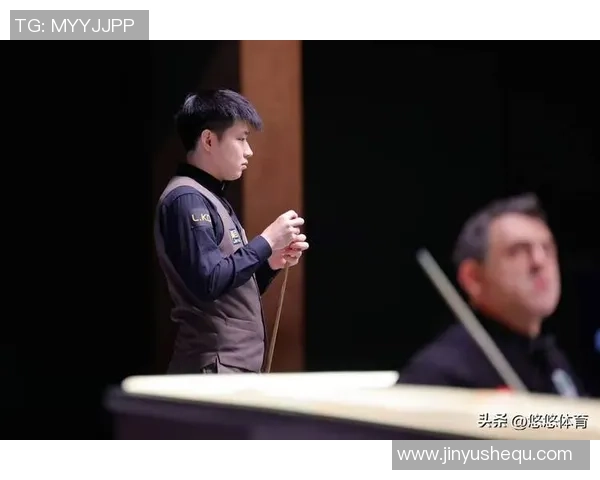 丁俊晖向观众献飞吻！国锦赛16强我国独占5席，赵心童迎第3场德比